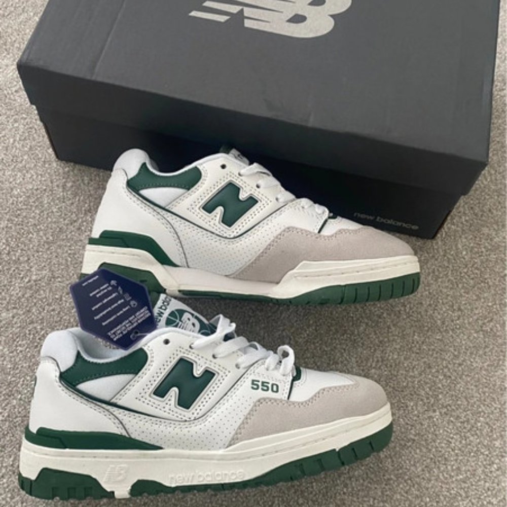 New balance green, white & grey 550 in size 4 - replicas